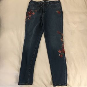 High Rise Floral Embroidered Jeggings